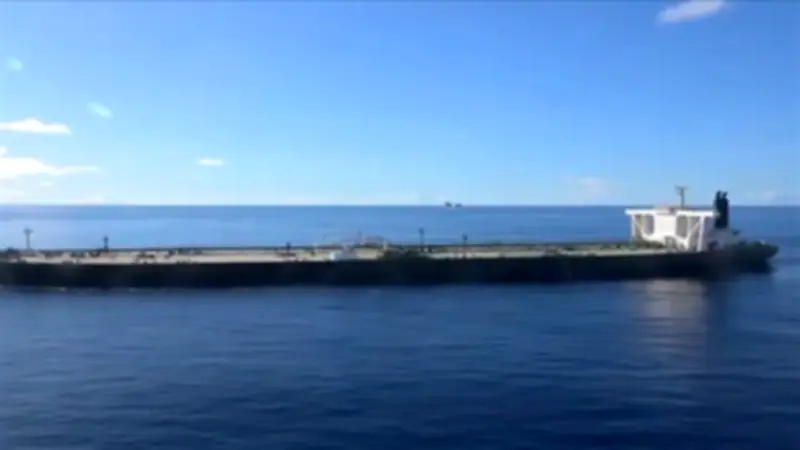 تفاصيل استهداف الجيش الأمريكي لناقلة نفط إيرانية متجهة إلى الصين