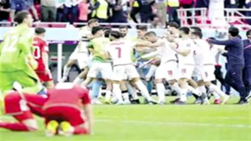 مبعوث ترامب يستخدم كرة القدم سلاحاً ضد إيران ويضغط على فيفا لاستبدالها بإيطاليا