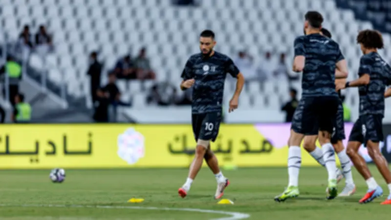 رئيس الشباب يسخر من حكم مباراة الريان: اعتقدنا أنه لا يمتلك بطاقات