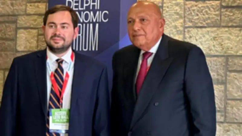 سامح شكري يشارك في منتدى دلفي باليونان ويناقش تطورات الأوضاع الإقليمية