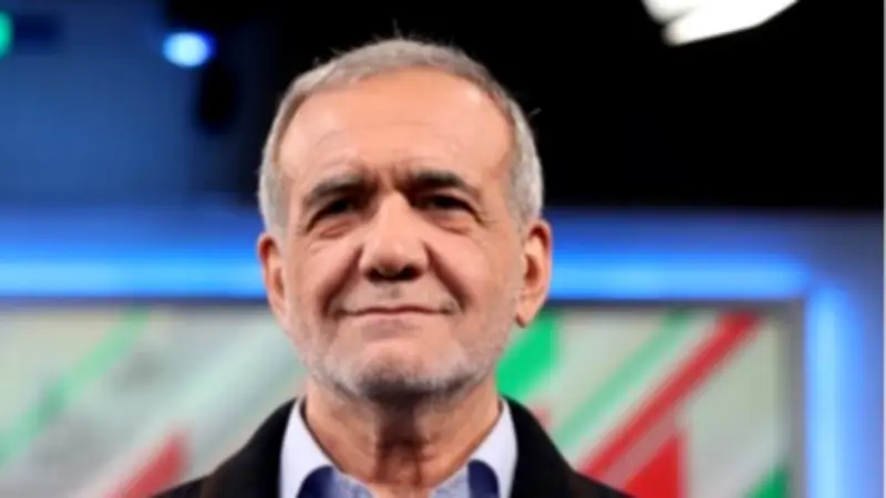 بزشكيان يرد على ترامب: لا متشددين ولا معتدلين في إيران