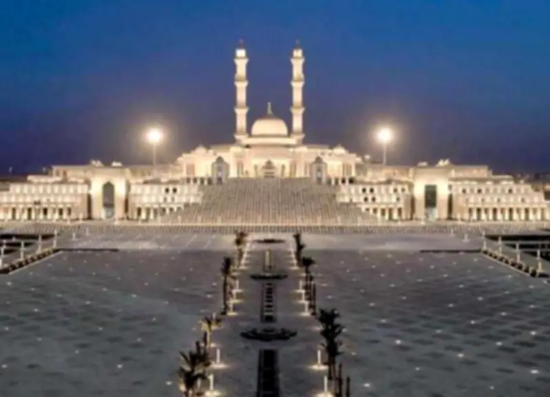 المشرف على المركز الثقافي الإسلامي: مسجد مصر ثالث أكبر مساجد العالم مساحة بعد الحرمين