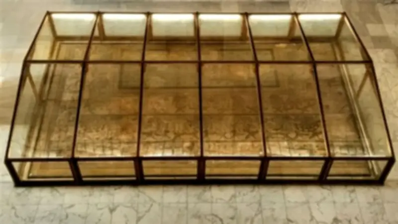 أرضية قصر أخناتون: لوحة طبيعية في قلب المتحف المصري