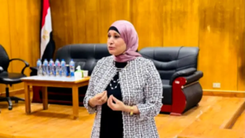 نقيب التمريض تبحث رفع كفاءة الأطقم وتحسين الخدمات في بورسعيد