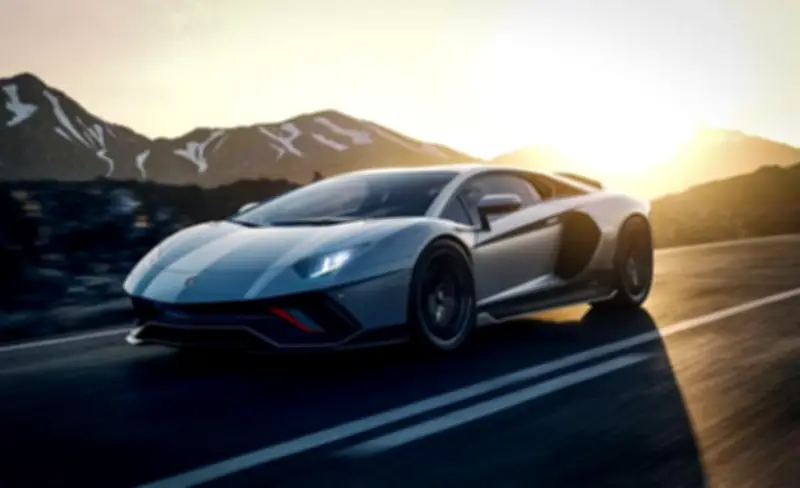 تعطل سوق السيارات الفاخرة في الشرق الأوسط بسبب لامبورغيني توقف المبيعات