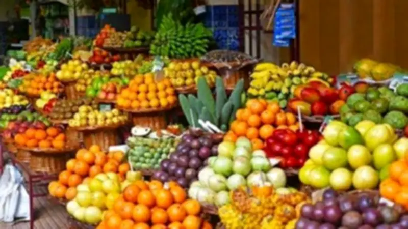 تباين أسعار الفاكهة في المنيا: انخفاض العنب وارتفاع الكنتالوب