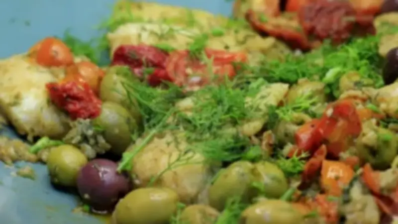 طريقة عمل سمك فيليه بالزيتون بمذاق لا يقاوم في المنزل