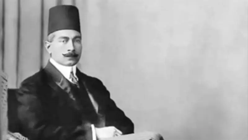 قصة تنازل الأمير يوسف كمال عن لقبه وتحوله إلى مزارع مصري