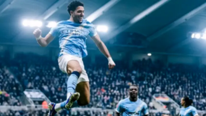 طموح القمة: لماذا قد يرحل عمر مرموش عن مانشستر سيتي؟