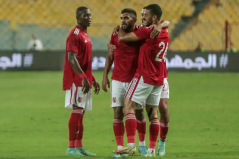 تورب يدرس إعادة ديانج لوسط ملعب الأهلي في مباراتي بيراميدز والزمالك