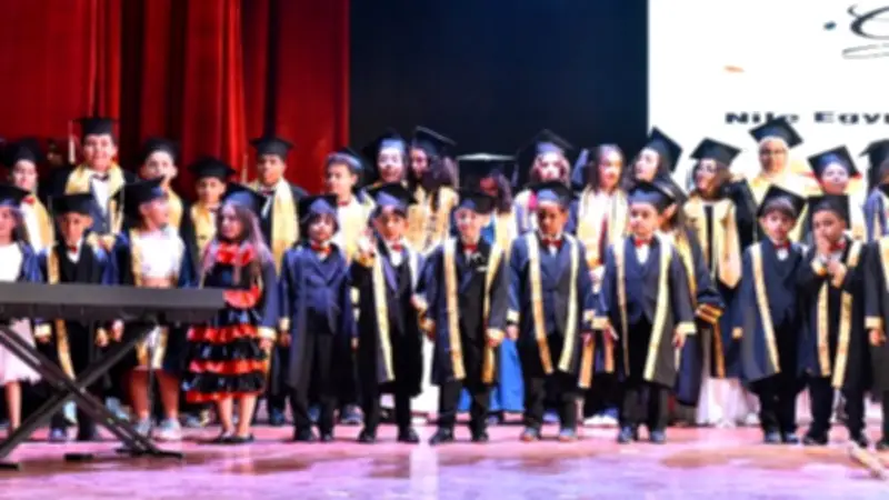 محافظ أسيوط يشهد حفل تخرج طلاب مدرسة النيل الدولية بأسيوط الجديدة