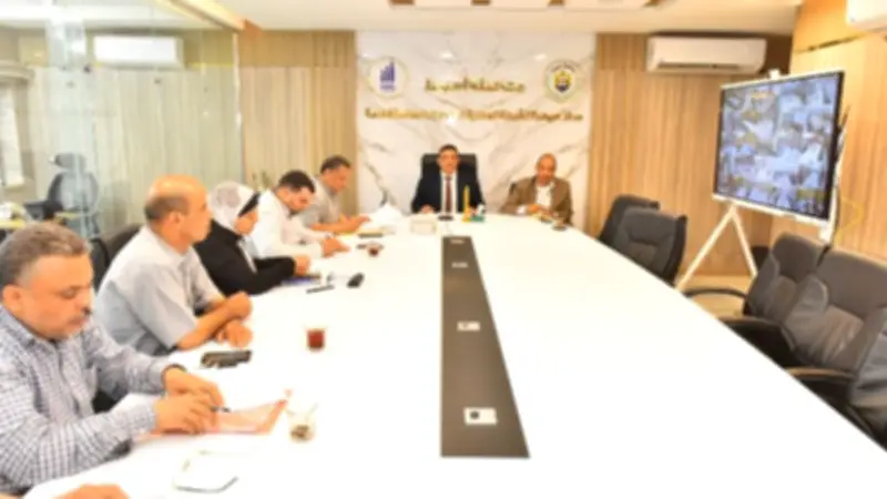 محافظ أسيوط يتابع جهود التصالح على مخالفات البناء في اجتماع مع وزيرة التنمية المحلية