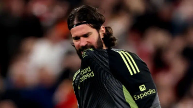 طلب يوفنتوس يُغضب ليفربول في صفقة أليسون بيكر