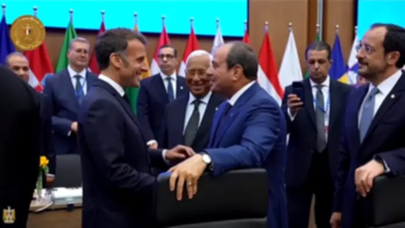 لقاء ترحيبي حار بين السيسي وماكرون قبل القمة الأوروبية