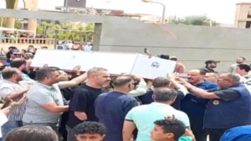 تشييع جثمان الدكتور ضياء العوضي إلى مقابر الأسرة بالعبور في جنازة مهيبة