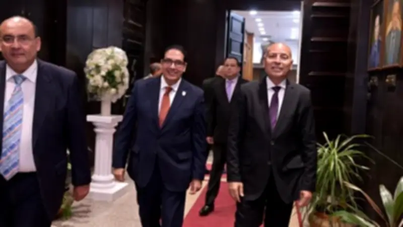 رئيس جامعة القاهرة يشارك في مؤتمر دعم المشروعات الخضراء الذكية