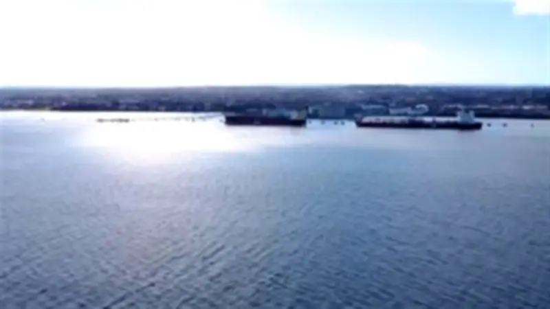 إيران تعفي روسيا من رسوم عبور مضيق هرمز لتعزيز التعاون الاقتصادي