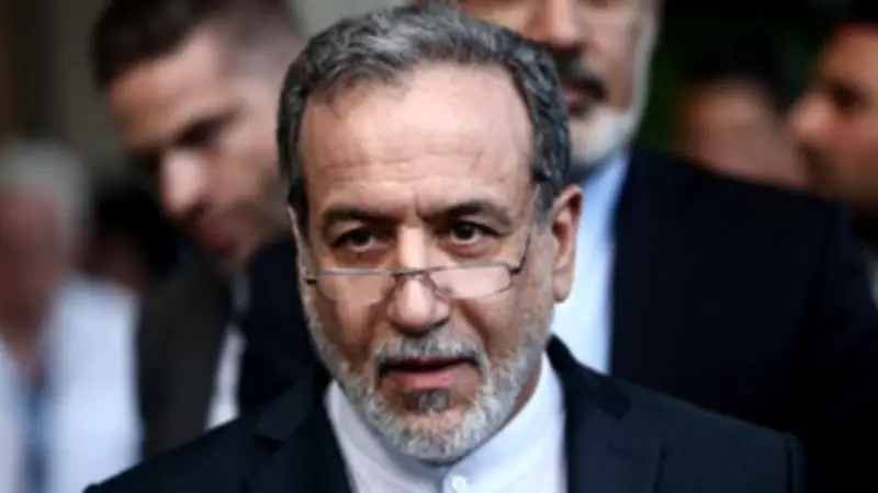 وزير خارجية إيران يبدأ جولة دبلوماسية تشمل باكستان وعُمان وروسيا