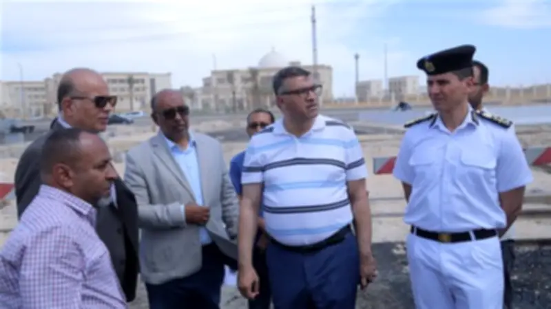 محافظ قنا يتفقد مشروعات المدينة الجديدة ويستمع لشكاوى المواطنين