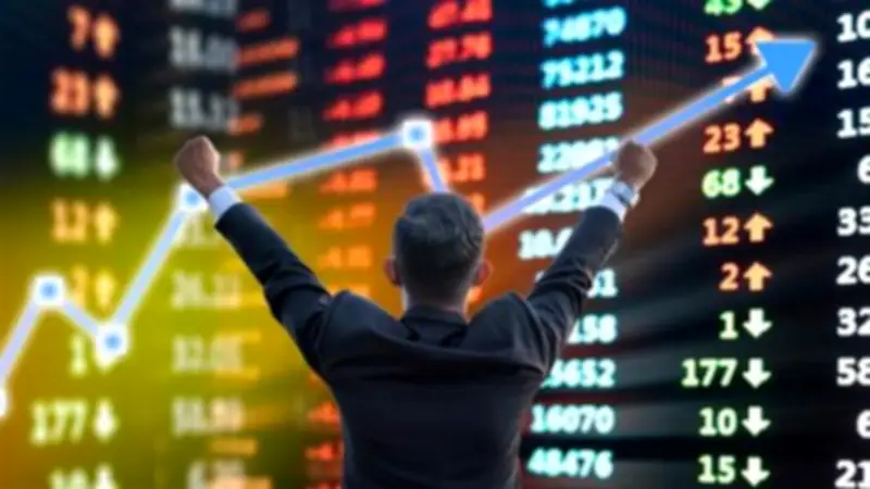 تراجع أسعار النفط وأسواق المال تغلق على مكاسب قوية بقيادة التكنولوجيا