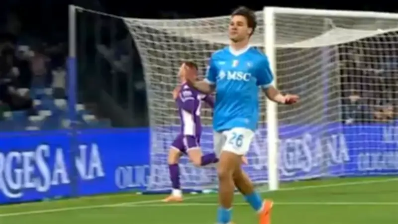 نابولي يسحق كريمونيس برباعية نظيفة في الدوري الإيطالي