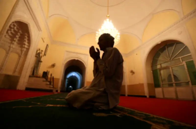 دار الإفتاء توضح حكم قيام الليل والأدلة الواردة عنه