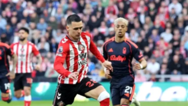 نوتنجهام يسحق سندرلاند بخماسية نظيفة في الدوري الإنجليزي