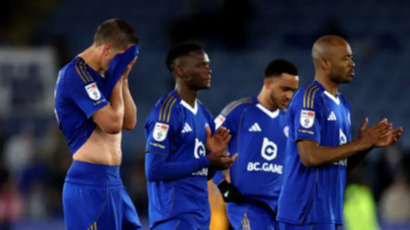 من معجزة البريميرليج إلى الدرجة الثالثة.. انهيار ليستر سيتي المأساوي