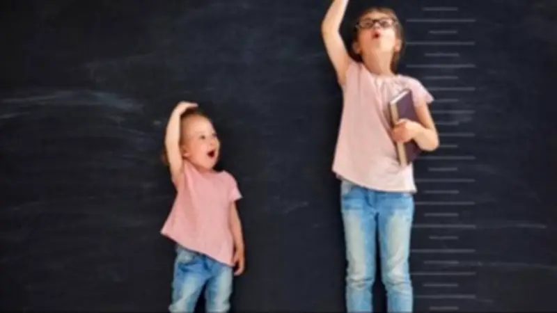 من التنمر إلى ضعف الثقة: كيف يؤثر التقزم في نفسية الطفل؟