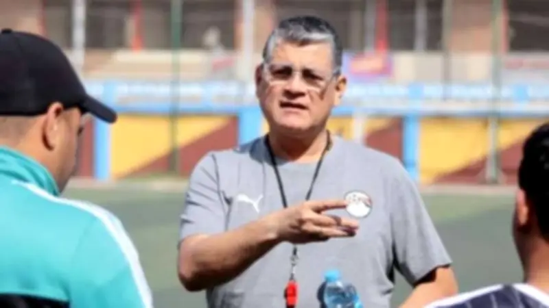 أبو المعاطي زكي يهاجم أوسكار رويز بسبب غياب المعايير التحكيمية