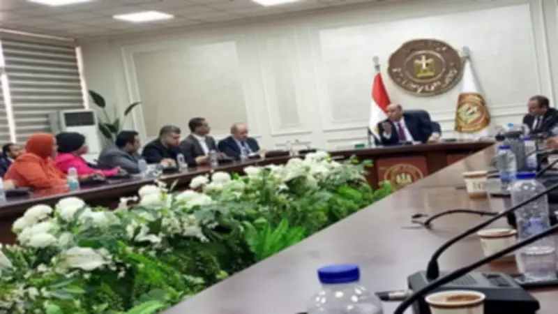 وزير العمل: توجيهات رئاسية بدعم العمالة غير المنتظمة وزيادة المنح