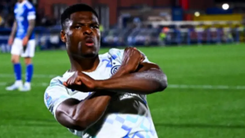 ليفربول يستهدف ضم دومفريس من إنتر في الميركاتو الصيفي