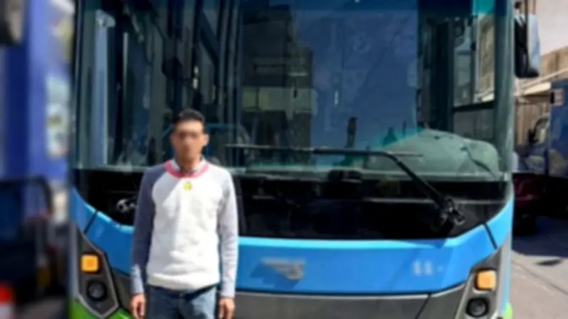 القبض على سائق أتوبيس صدم سيارة بالإسكندرية