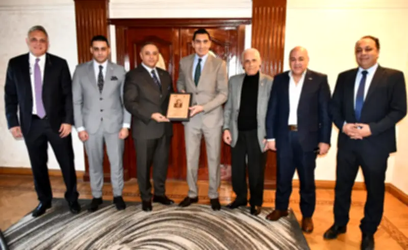 وزير الرياضة يعقد اجتماعًا مع مجلس إدارة اتحاد التايكوندو لمناقشة التطور