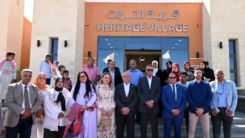 محافظ جنوب سيناء وسفير أذربيجان يتفقدان قرية التراث البدوي بشرم الشيخ