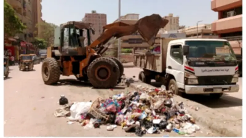 محافظ الجيزة يضبط فرزًا عشوائيًا للمخلفات بوراق الحضر ويوجه بتحرير محضر بيئي