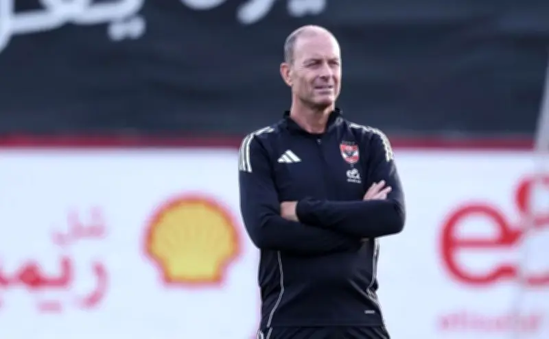 تحذيرات توروب لنجوم الأهلي قبل صدام بيراميدز: لا تنخدعوا بلقاء الزمالك كواليس