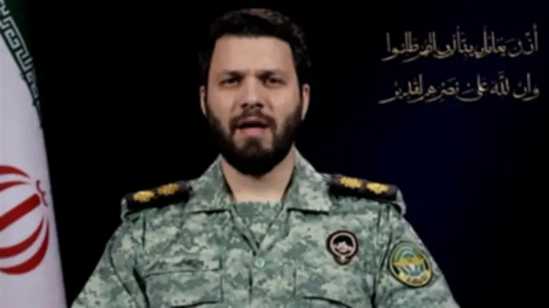 الجيش الإيراني يحذر: الرد قادم على الحصار والقرصنة الأمريكية