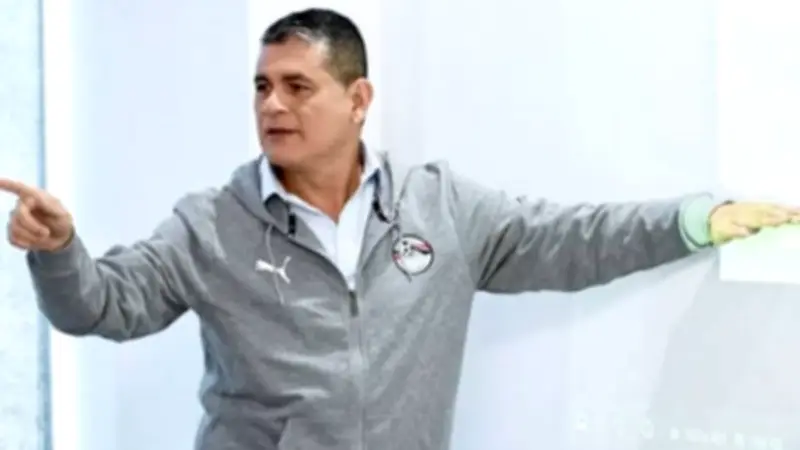 أوسكار يواصل جولاته لتطوير التحكيم في بورسعيد