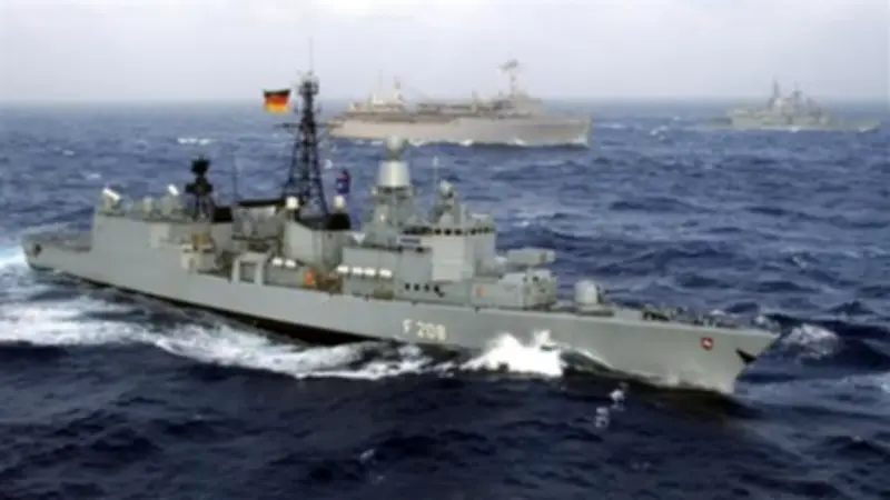 كاسحة ألغام ألمانية تستعد لمهام معقدة في مضيق هرمز