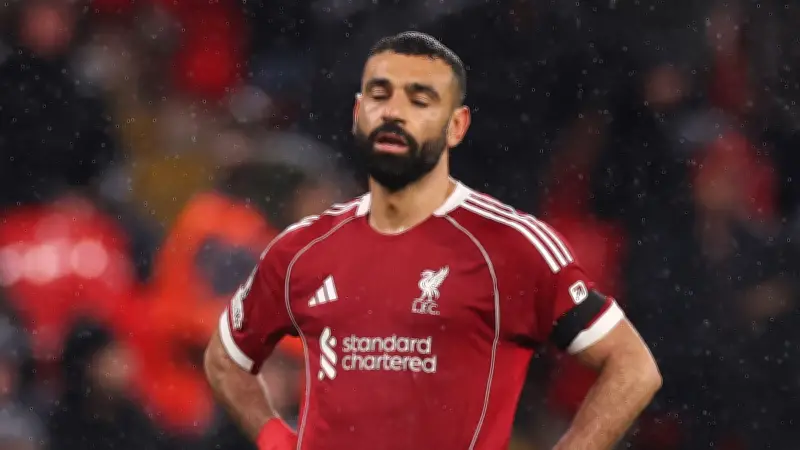 صلاح يغادر مصابا على طريقة يامال.. هل كتبت الإصابة نهاية أسطورته مع ليفربول؟