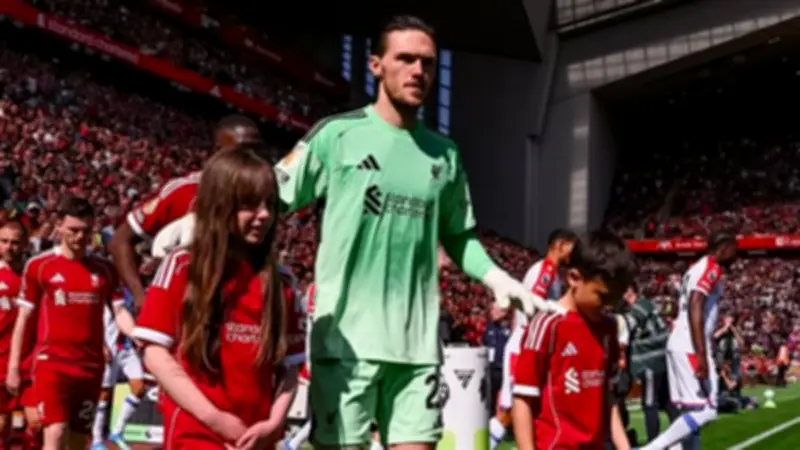 هدف مثير للجدل من كريستال بالاس في شباك ليفربول بعد إصابة الحارس