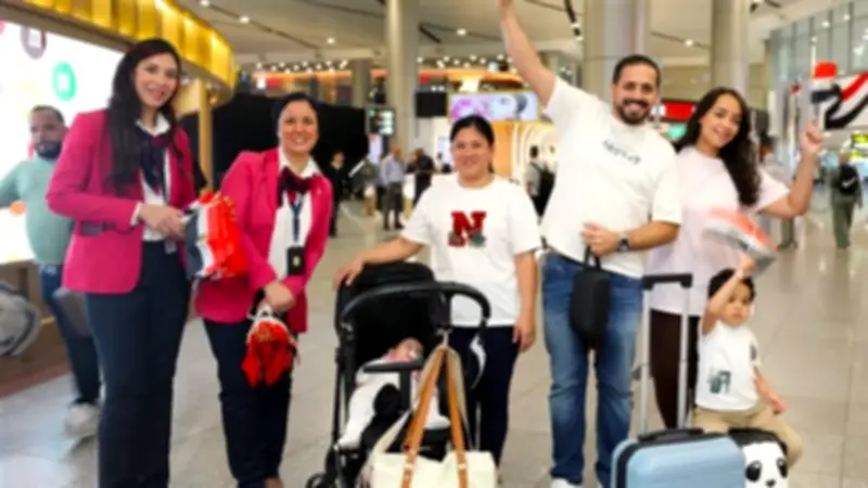 مطار القاهرة يحتفل بعيد تحرير سيناء ويضبط راكبًا بحوزته القات