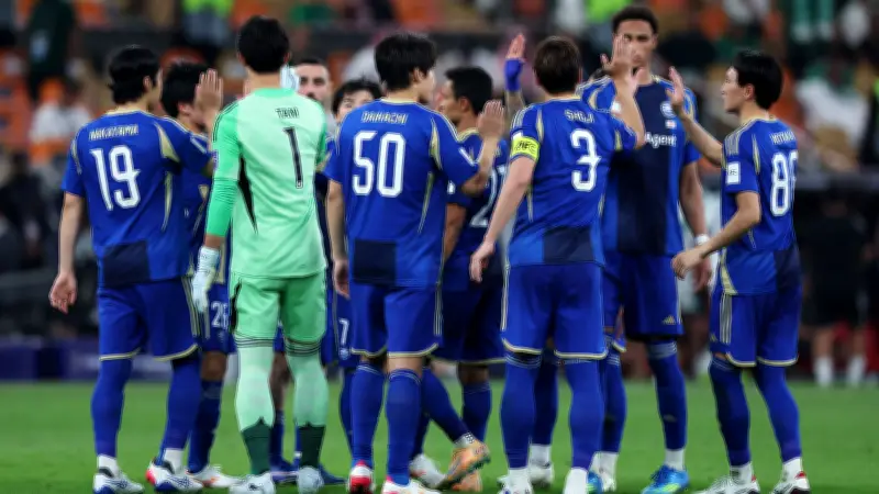 لقطة طريفة.. ثلاثة لاعبين من ماتشيدا يصطدمون ببعضهم في نهائي الأهلي