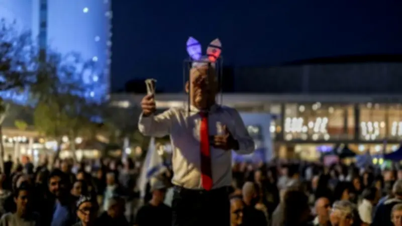 موجة احتجاجات عارمة تهز إسرائيل ضد حكومة نتنياهو وتدعو لتغيير سياسي