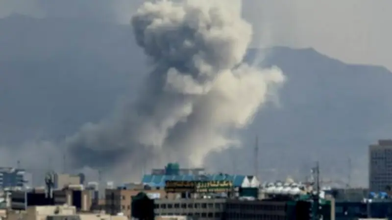 غارات إسرائيلية عنيفة على جنوب لبنان وضربات مدفعية وتفجيرات ميدانية