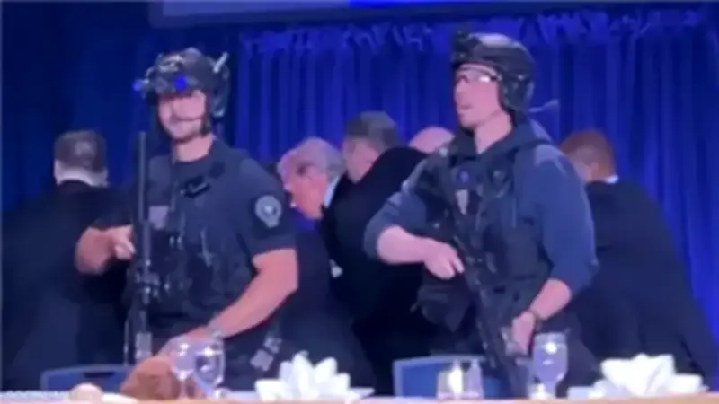 إخراج ترامب وفانس من حفل عشاء مراسلي البيت الأبيض بعد إطلاق نار