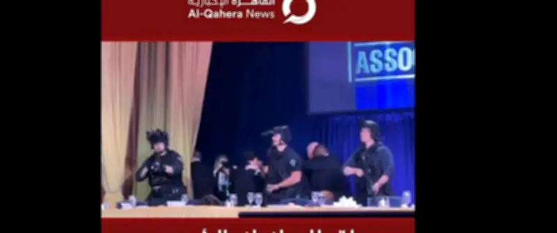 لحظة إجلاء ترامب من عشاء بالبيت الأبيض بعد إطلاق نار قرب المبنى