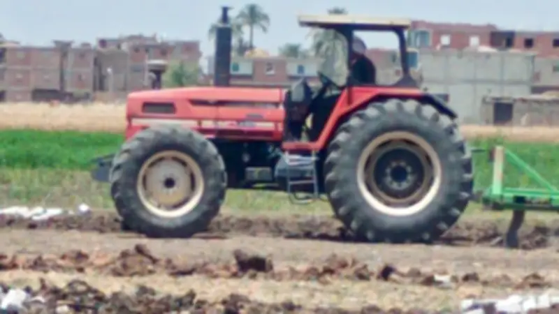 محافظ سوهاج يشدد الرقابة على الأراضي الزراعية ويؤكد إعادة الأرض لأصلها