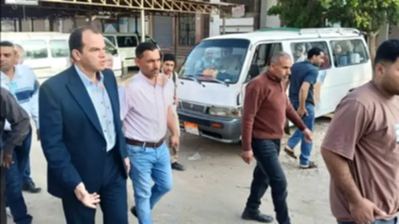 حملة مكبرة لتطهير موقف ميت غمر من الإشغالات وفتح الحمامات العمومية